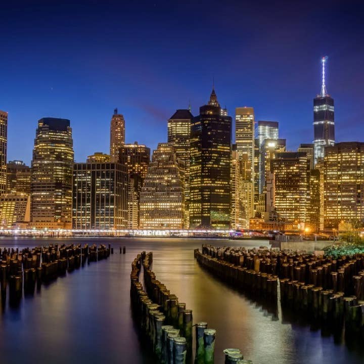 Art sur toile de New York Skyline la nuit 76 po x 48 po pour la vente par HolyCowCanvas