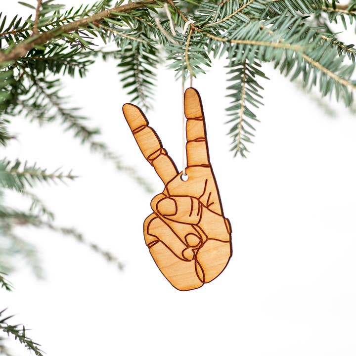 Moderne fred tegn indgraveret træ Ornament for engroshandel hos Gladfolk