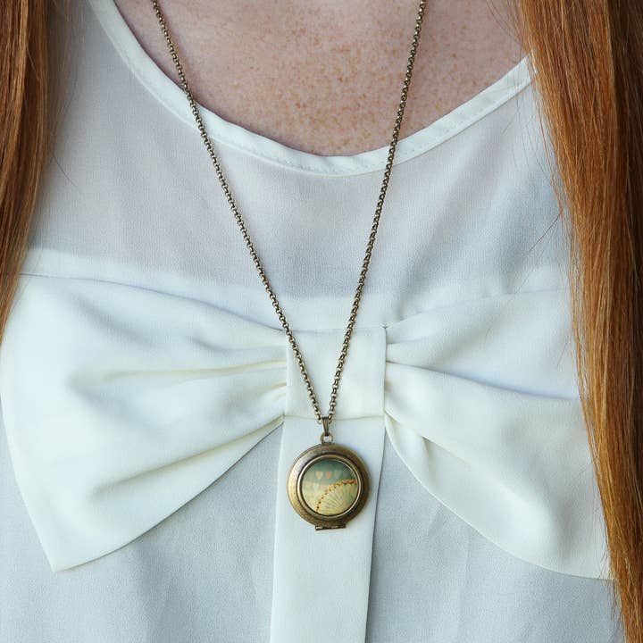 Dearest Mine – Engroshandel Halskæde med medaljon – Kærlighed er i luften foto medaljon halskæde