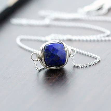 Lapis Lazuli omwikkelde ketting voor wholesale door Saressa Designs