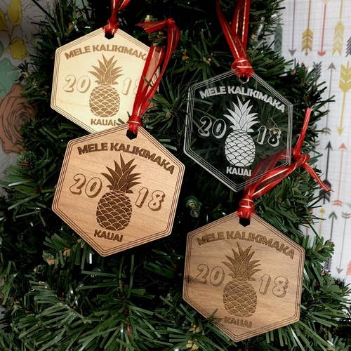 Adorno de Navidad - Mele Kalikimaka Hawaiian Feliz X-mas para venta al por mayor de Insert Brand Here Shop