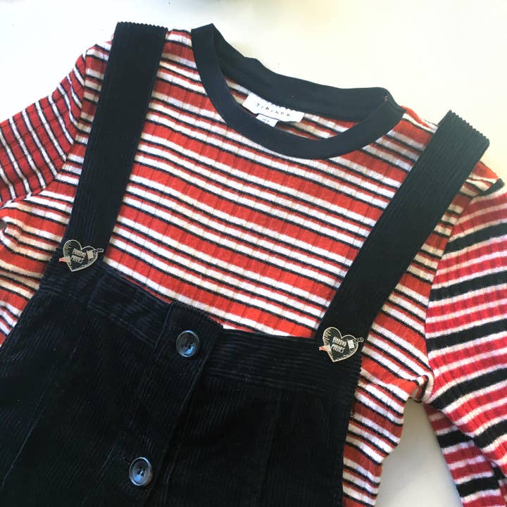 Ectogasm - Wholesale Lapel Pin/Button - "Horror Movies" Knife and Heart Silver Enamel Pin3