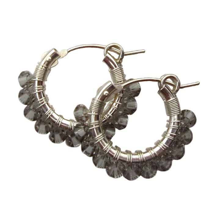 Petits cerceaux Signature Wrap Swarovski Sterling/Black Diamond pour la vente par Viv & Ingrid