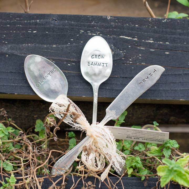 Pumpernickel and Wry – wholesale Garden/lawn stake – Sarcastic Garden Markers