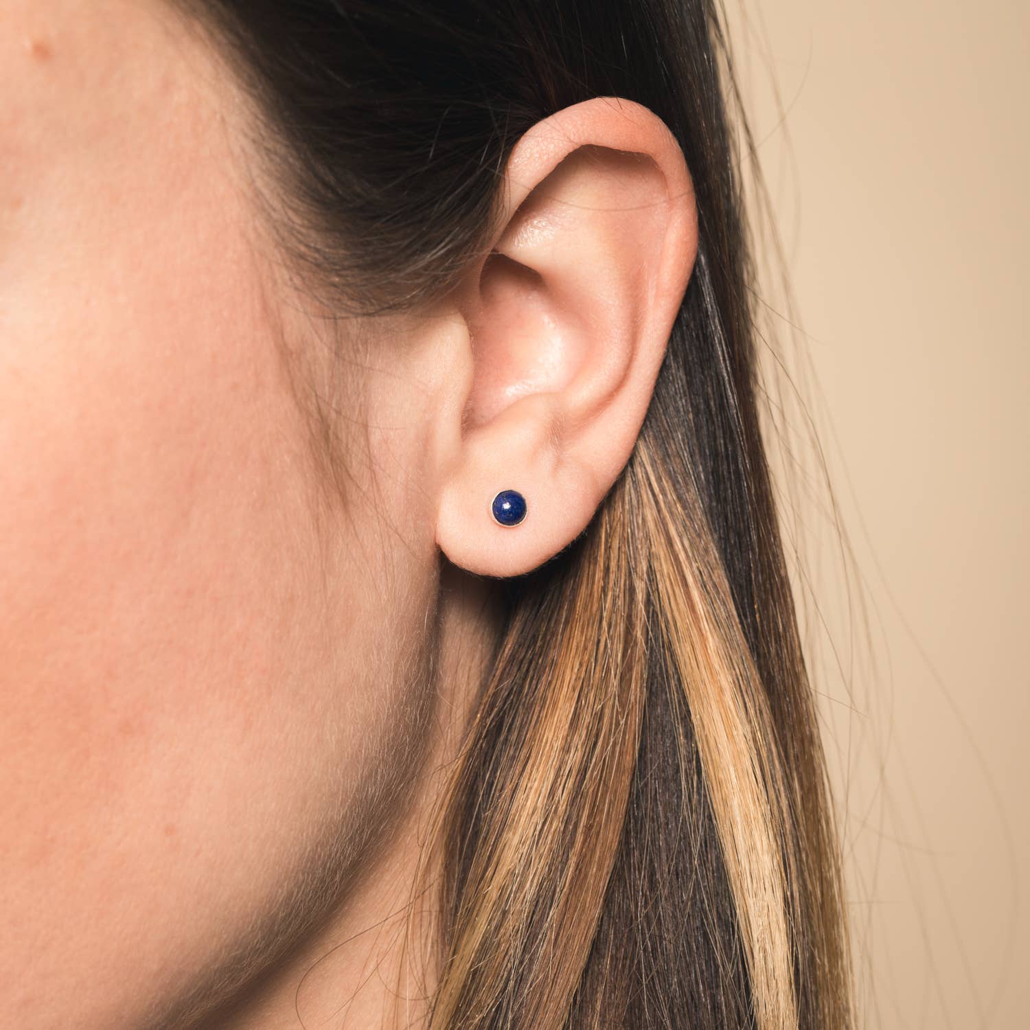 Goldeluxe Jewelry – Engroshandel Ørestikkere – Stone Dot Øreringe1