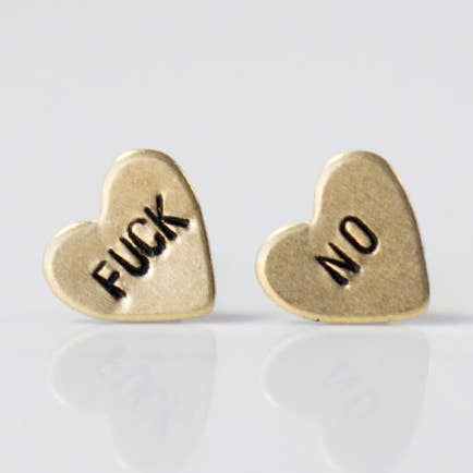Fuck No, Boucles d'oreilles coeur pour la vente par Grey Theory Mill