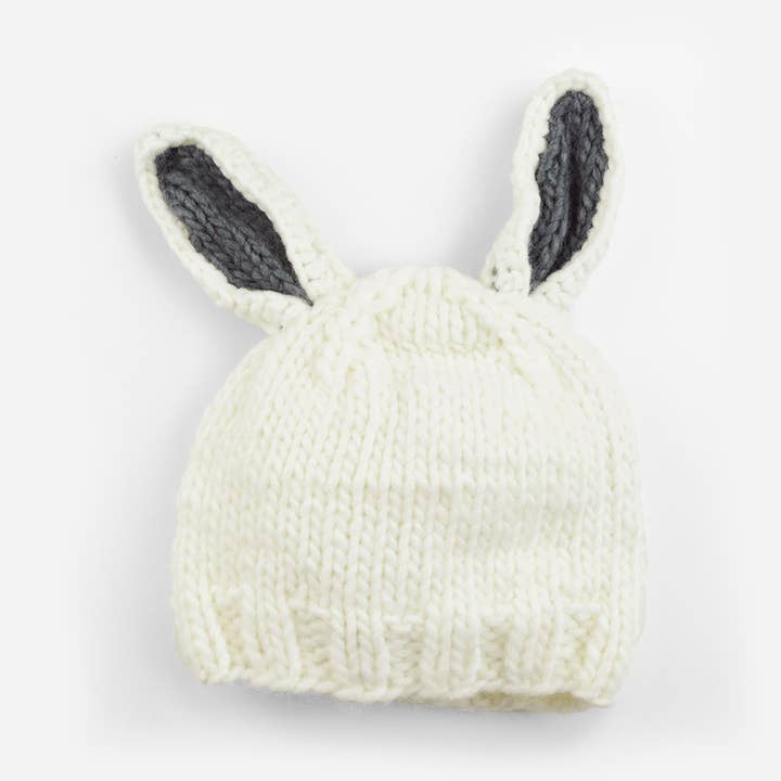 Bailey Bunny White Dark Grey | Bonnet pour bébé tricoté à la main pour enfants pour la vente par The Blueberry Hill