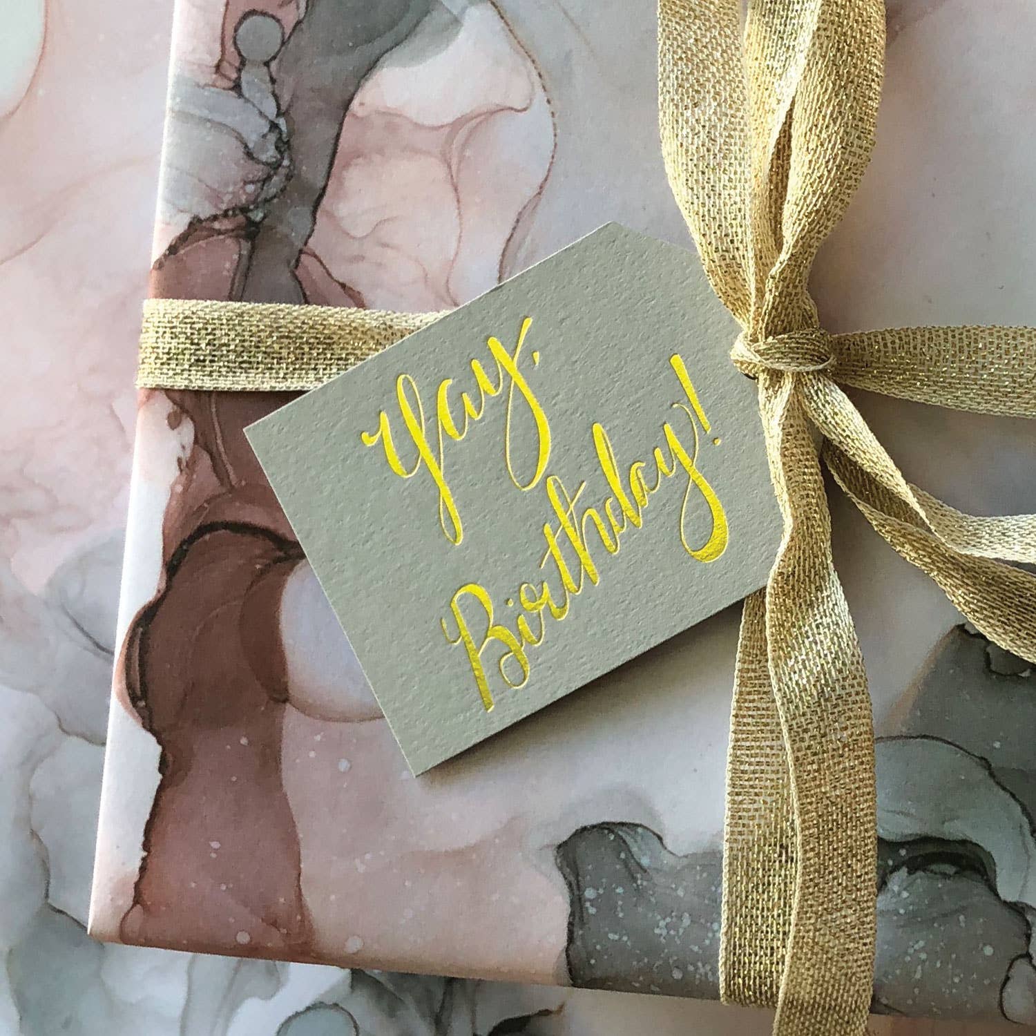 Wild Ink Press – Cartão de presente por atacado – Tags de aniversário Yay | Conjunto de 61