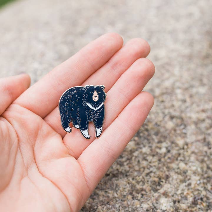 Wildship Studio – Engroshandel Reversnål/knap – Moon Bear Emalje6