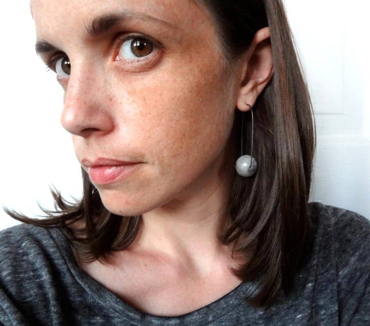 Iris Noire Designs - Vendita all'ingrosso Orecchini pendenti - Orecchini in scatola bianca e nera3