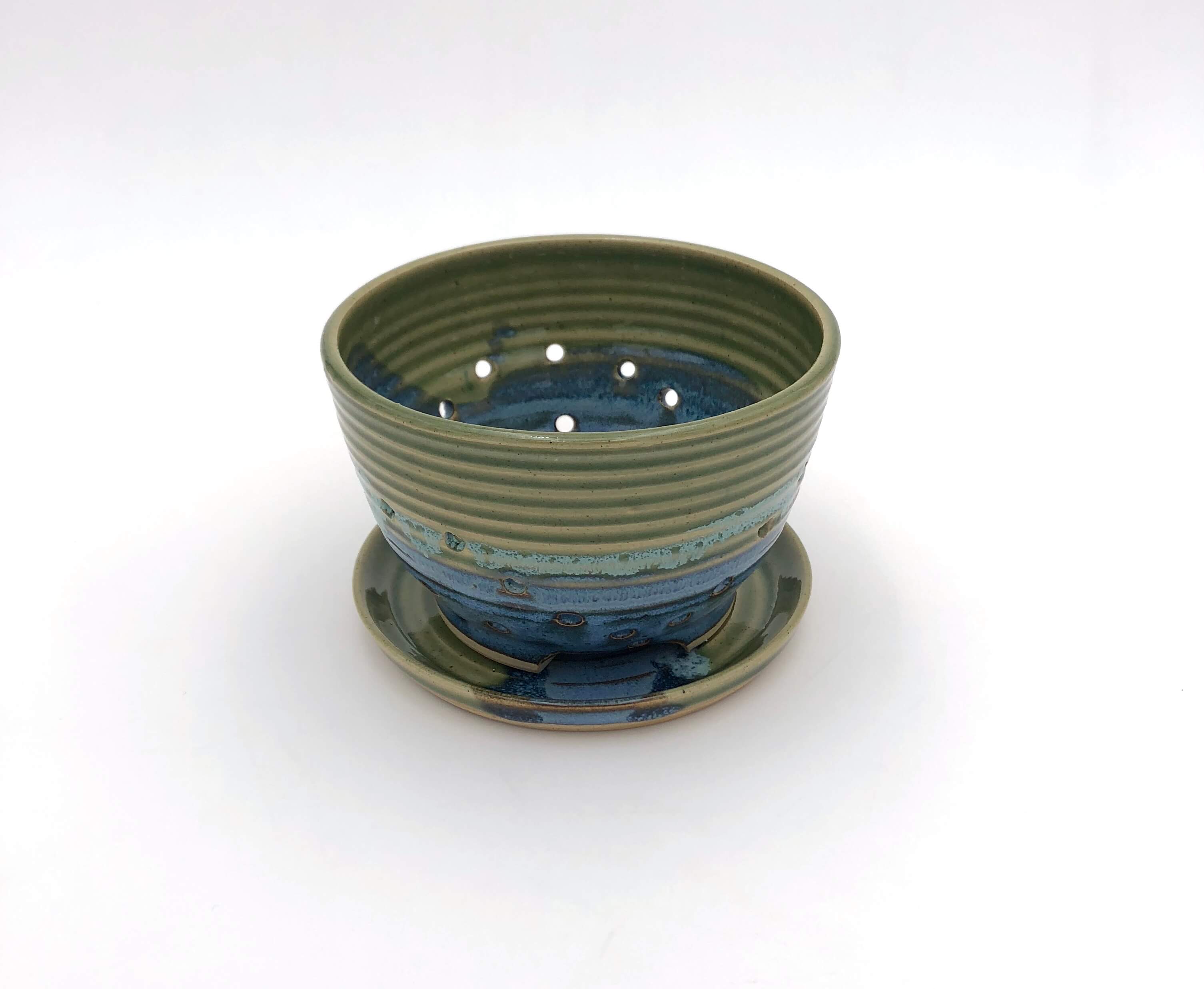 Coastal Clay Co. - Wholesale Colander - Classic Summer Berry Bowl With Saucer - Ceramic Colander7