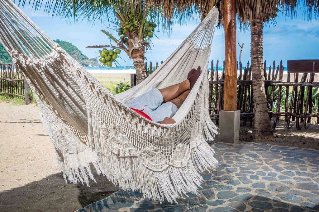 Mission Hammocks – Rede por atacado – Rede de macramê branca estilo boho chic com franjas1