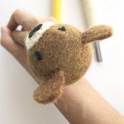 Ein Beary Guter Bleistift Hugger für den Großhandel von I Must Draw