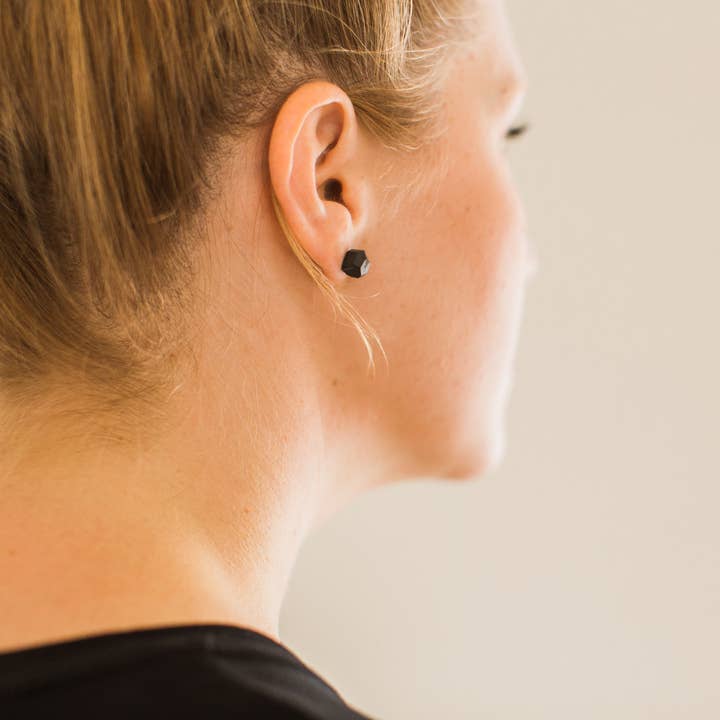 Jenna Vanden Brink Ceramics - Venta al por mayor Pendientes de botón/aretes de poste - Tachuelas facetadas2