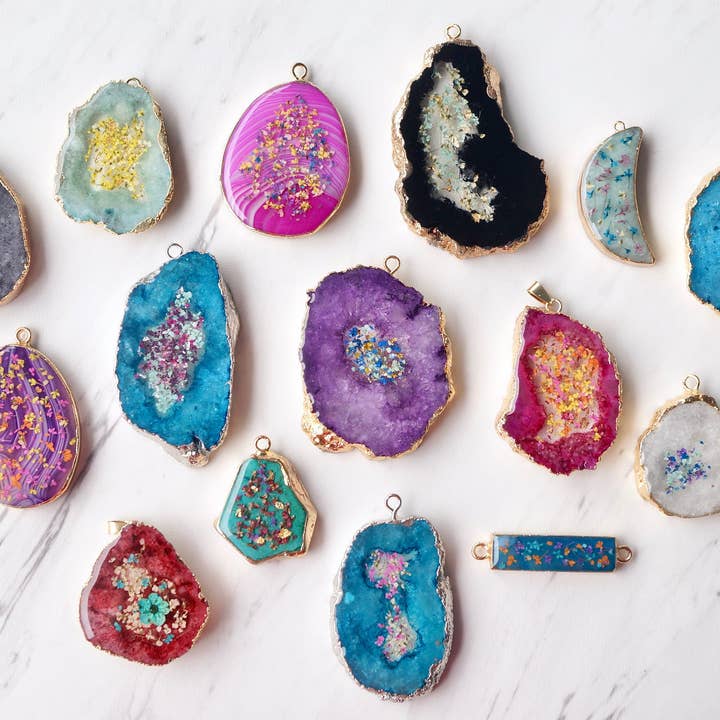 18 ”Custom Geode riktiga pressade blommor i harts halsband för wholesale av Ann + Joy