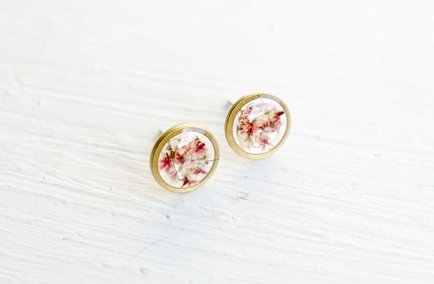 Ann + Joy - Wholesale Stud/Post Earrings - Circle in Pinks & White Mix Real Pressed Flower and Resin Stud Earrings2