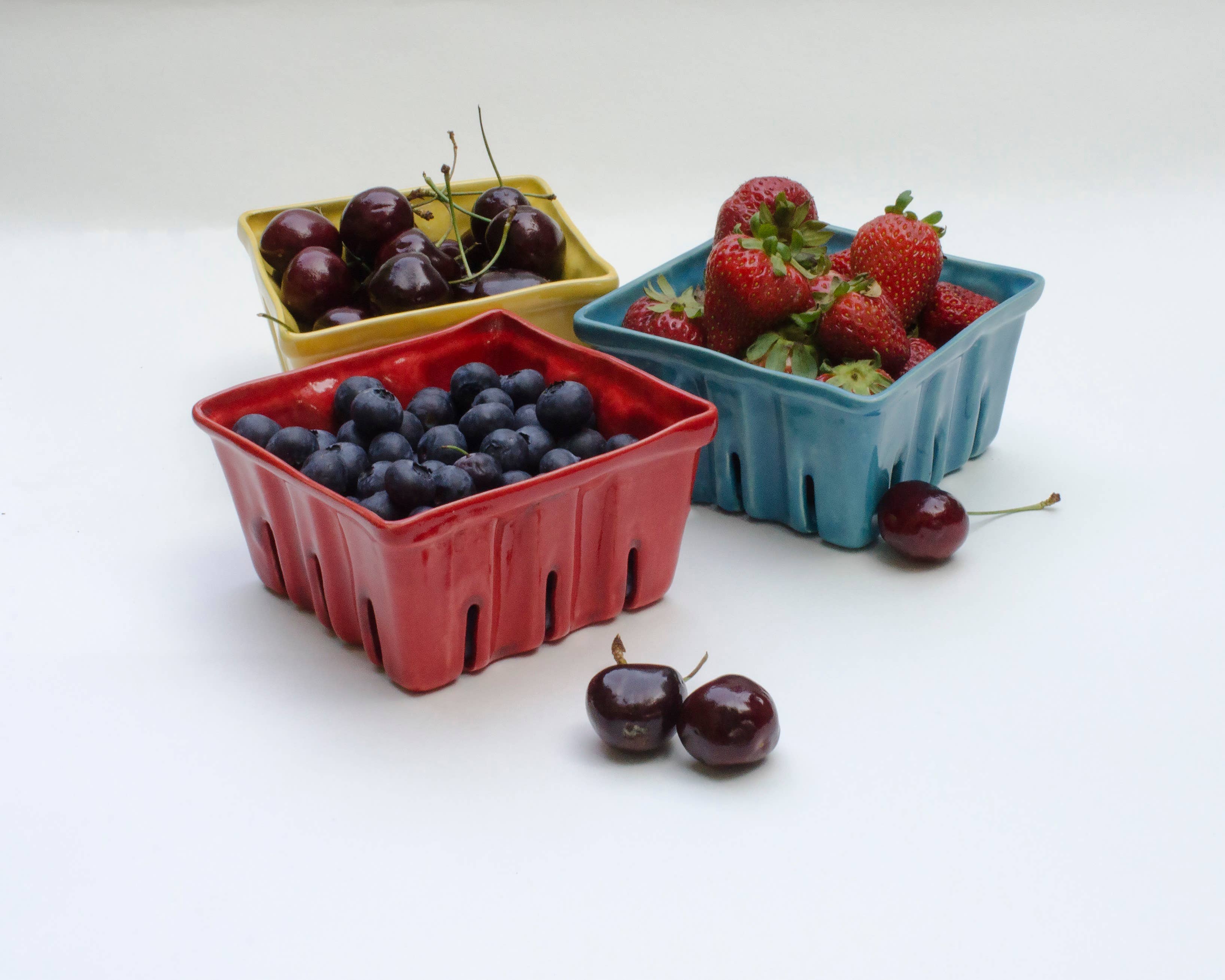 From Donna's Hands - Wholesale Basket - Large Ceramic Berry Baskets4
