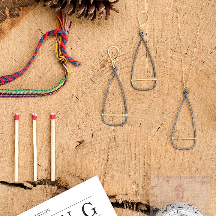 Freshie & Zero - Wholesale Pendant/Charm Necklace - Antique Oar Black and Gold Handmade Necklace