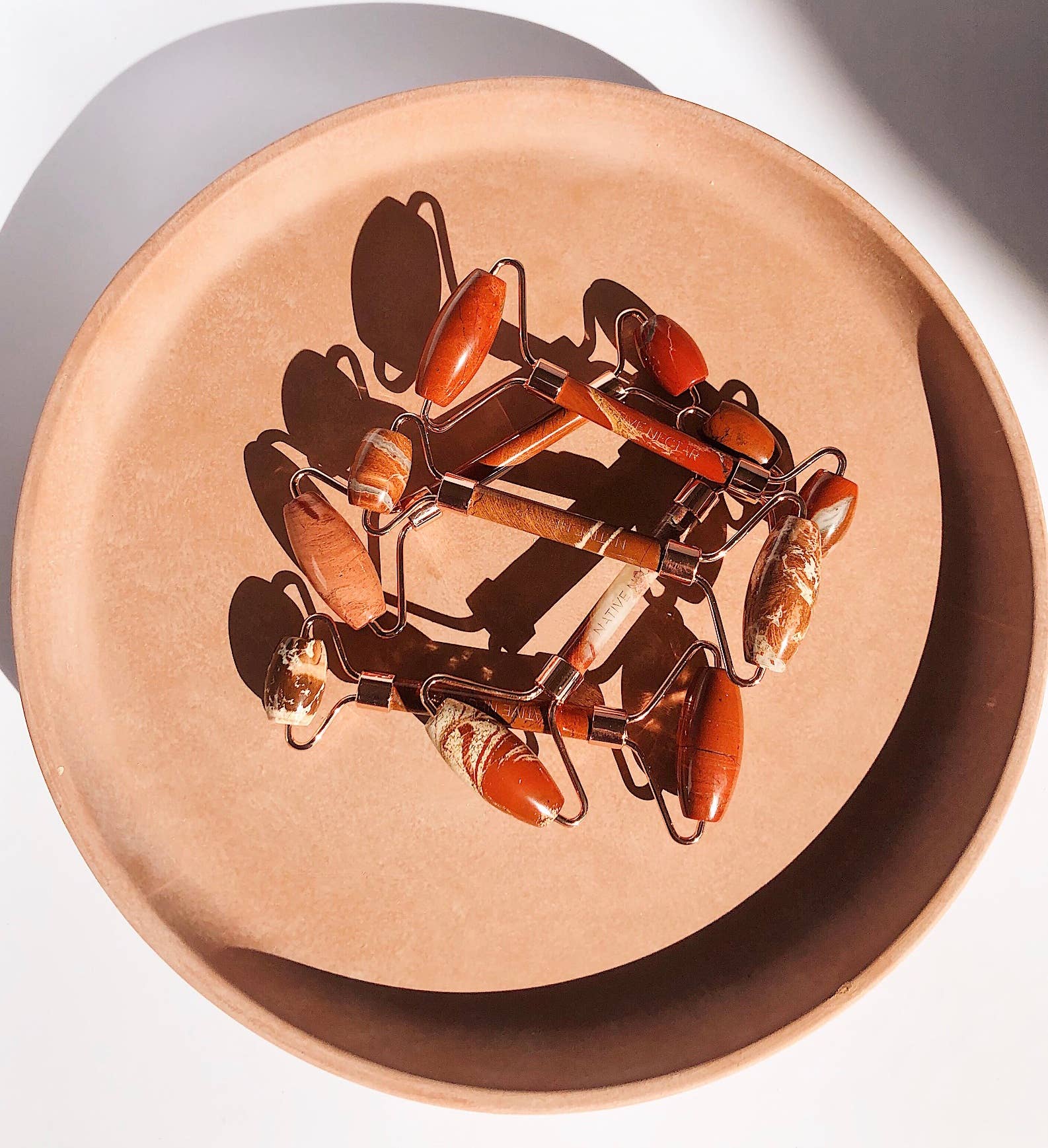 Native Nectar Botanicals - Vente Rouleau beauté/visage - Rouleau pour le visage en pierres gemmes de jaspe rouge3