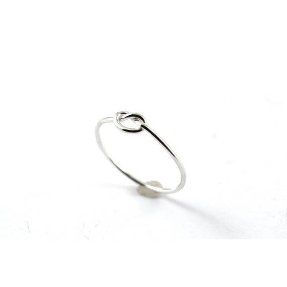 DesignbyGam – Großhandel Band/Stapelring – Silberner einfacher Knotenring
