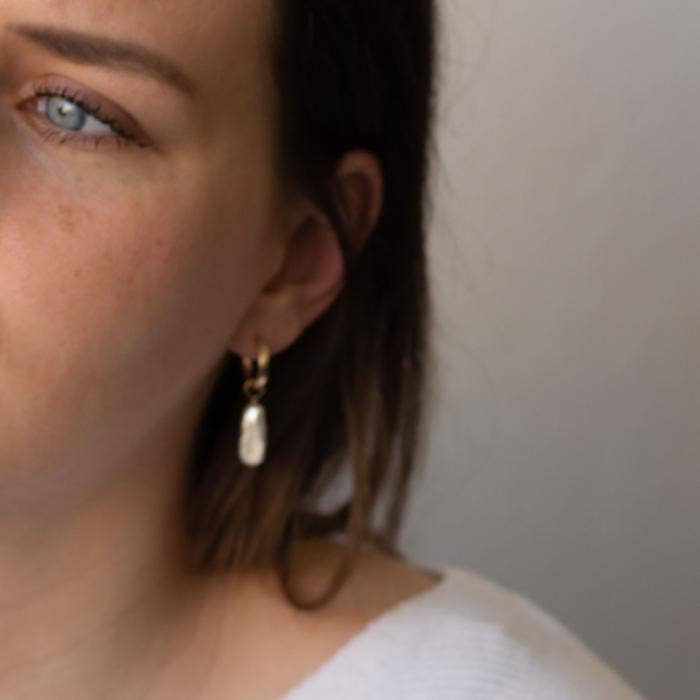 Christine Elizabeth Jewelry - Wholesale Dangle Earrings - Mini Biwa Hoop Earrings1