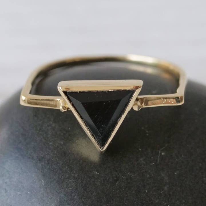Anillo de latón con piedra de ónix triangular para venta al por mayor de Baizaar