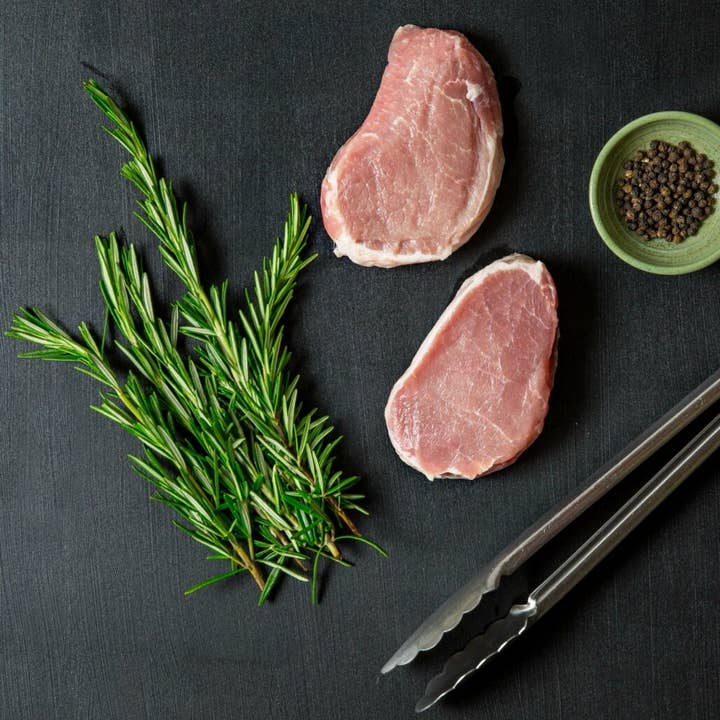 Côtelettes de porc désossées, 2 côtelettes de 8oz pour la vente par Cheshire Pork