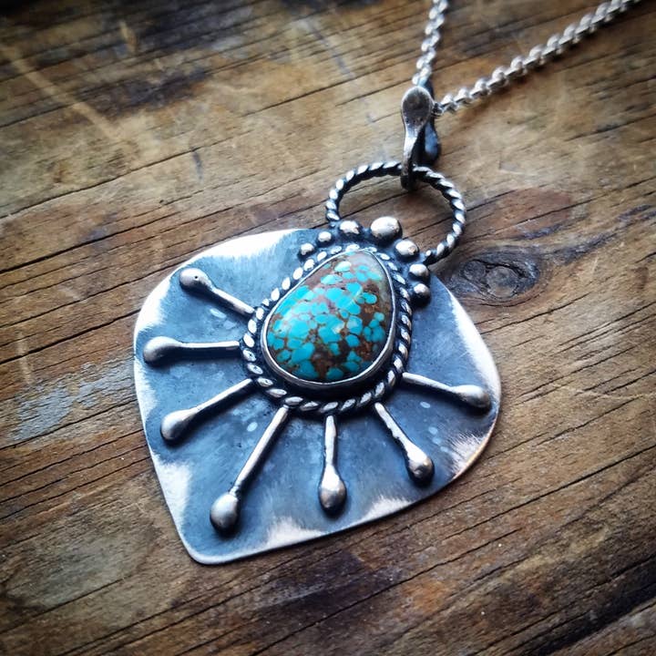 Sunburst amerikansk turkis vedhæng for engroshandel hos Raegan Hough Metalsmith