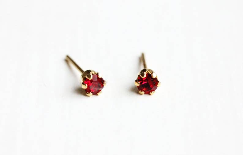 Diament Jewelry – wholesale Stud/post earrings – Red Crystal Studs