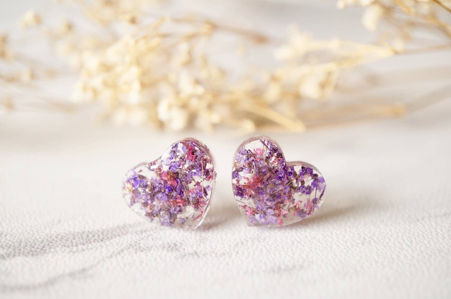 Ann + Joy - Wholesale Stud/Post Earrings - Heart Stud Real Dried Flowers and Resin Earrings1