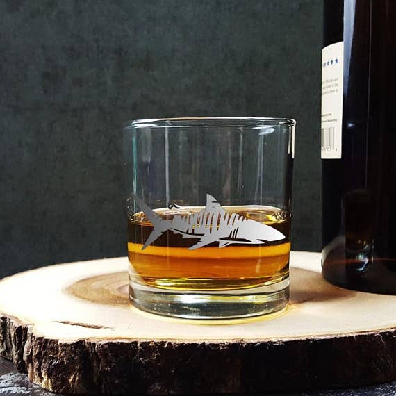 Monster Dance Designs - Vendita all'ingrosso Bicchieri da cocktail/superalcolici - Tiger Shark - Bicchiere da whisky inciso