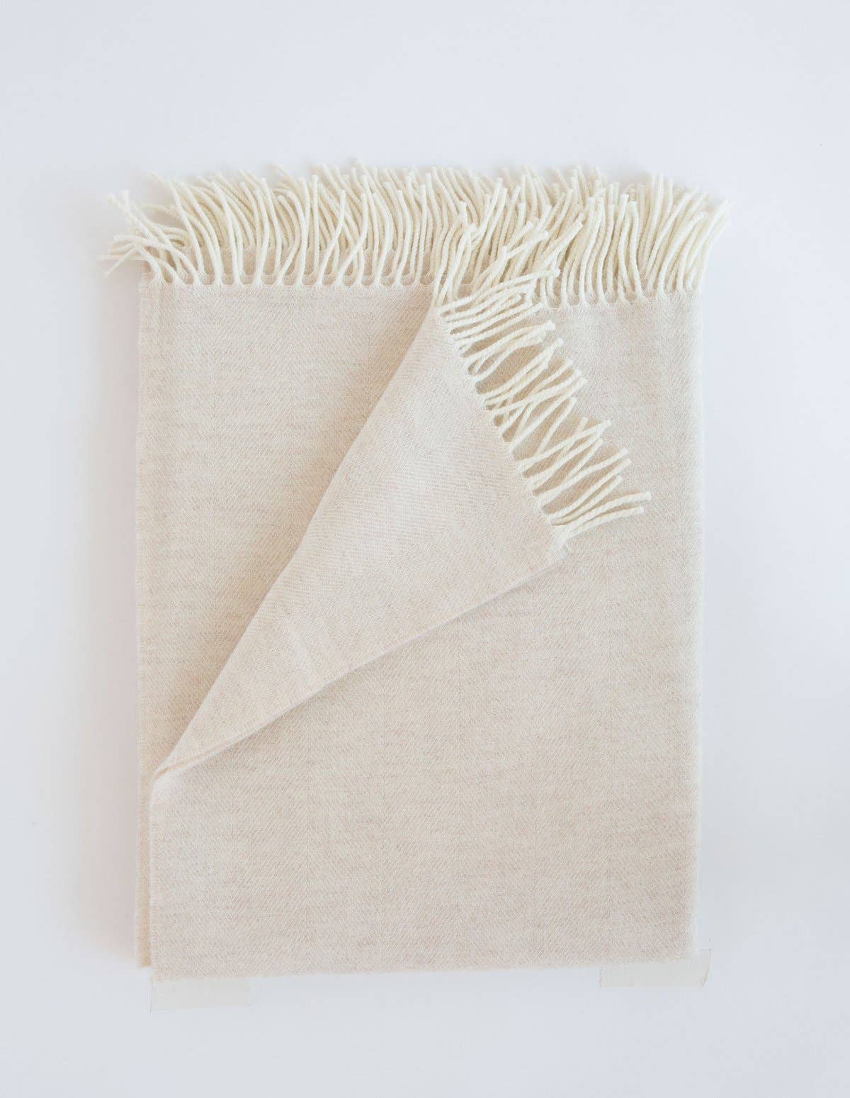 Evangeline Linens - Wholesale Throw Blanket - Lightweight Herringbone Throws3