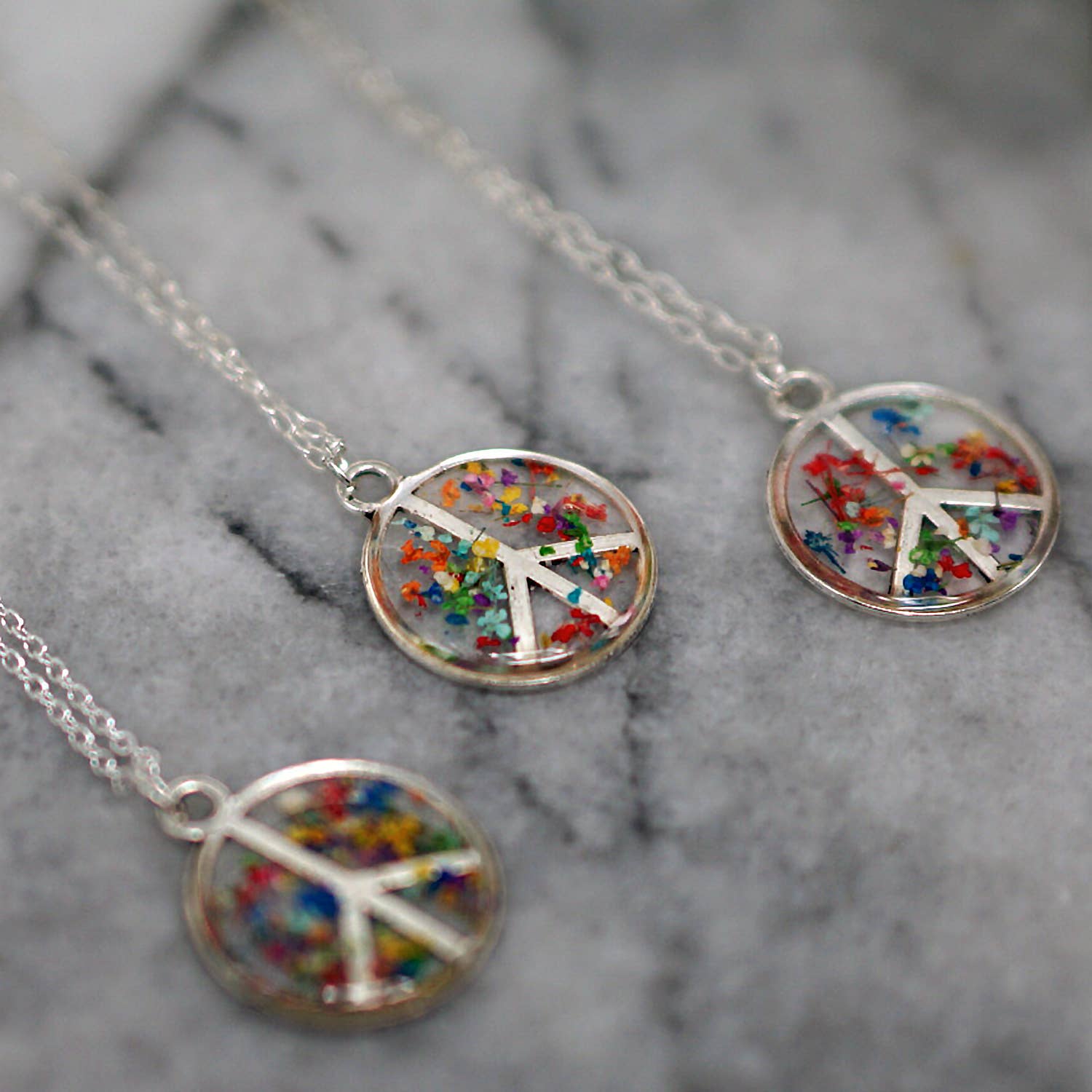 The Pretty Pickle - Wholesale Pendant/Charm Necklace - Peace Queen Anne's Confetti Necklace5