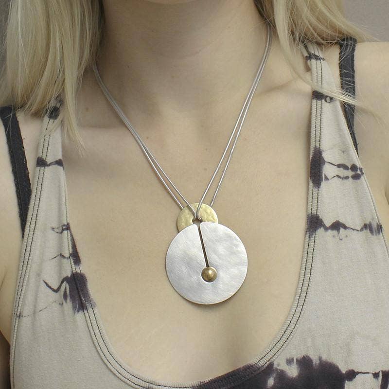 Marjorie Baer - Vente Colliers à pendentif - Disques superposés avec collier de perles en métal sphérique1