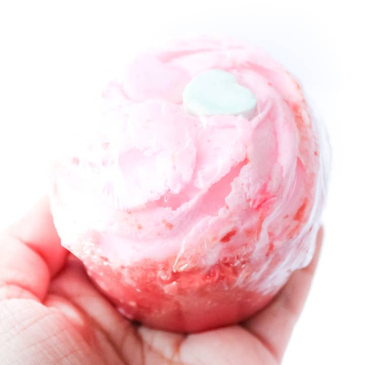 Candy Hearts Cupcake Bath Fizzy for wholesale by Marvi Beauty