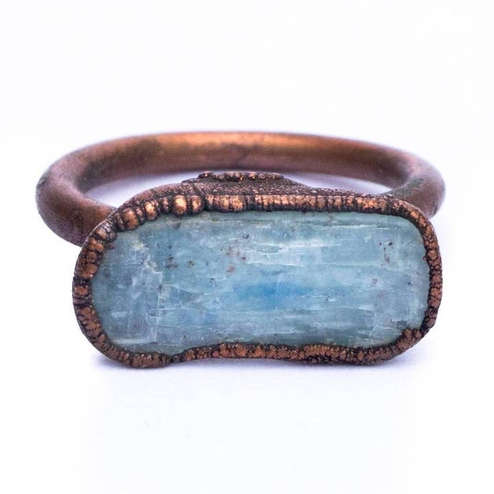 Blauer rechteckiger Kyanit-Kristall-Kupferring für den Großhandel von HAWKHOUSE