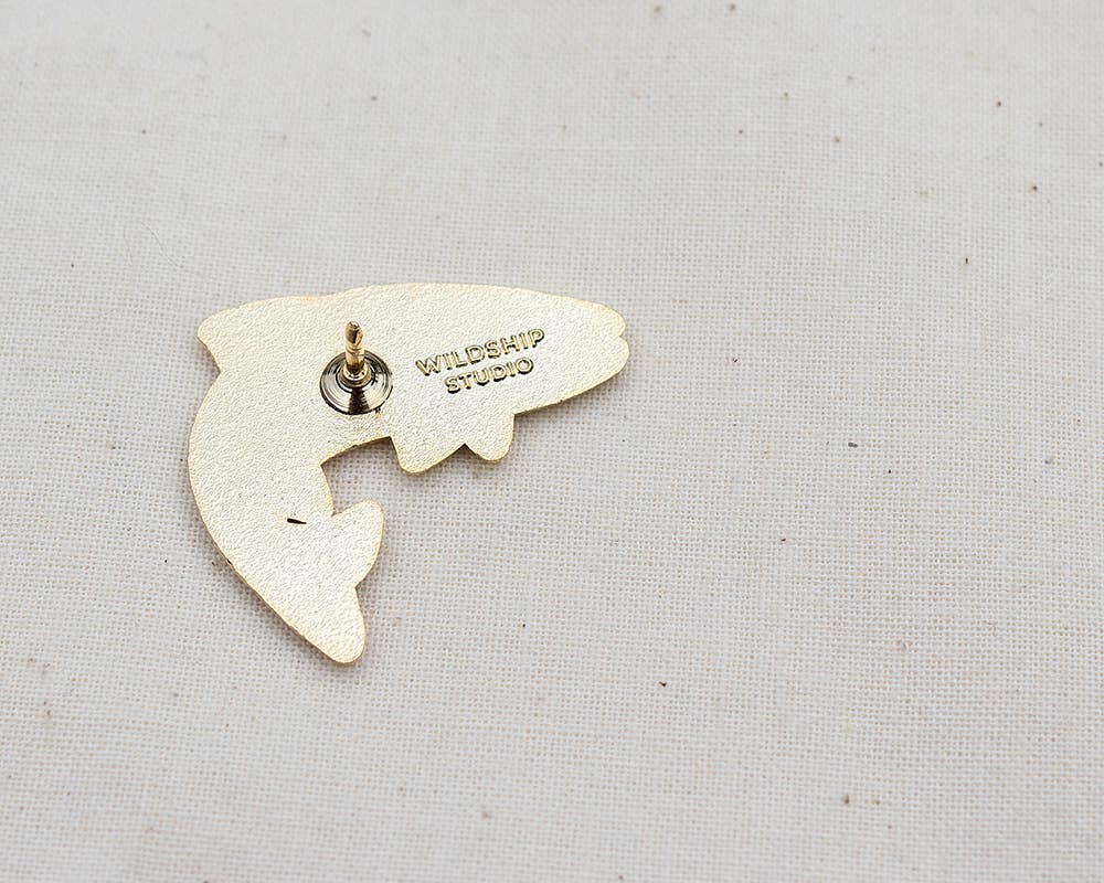 Wildship Studio – Alfinete/botão de lapela por atacado – Pin de Esmalte Truta Arco-Íris5