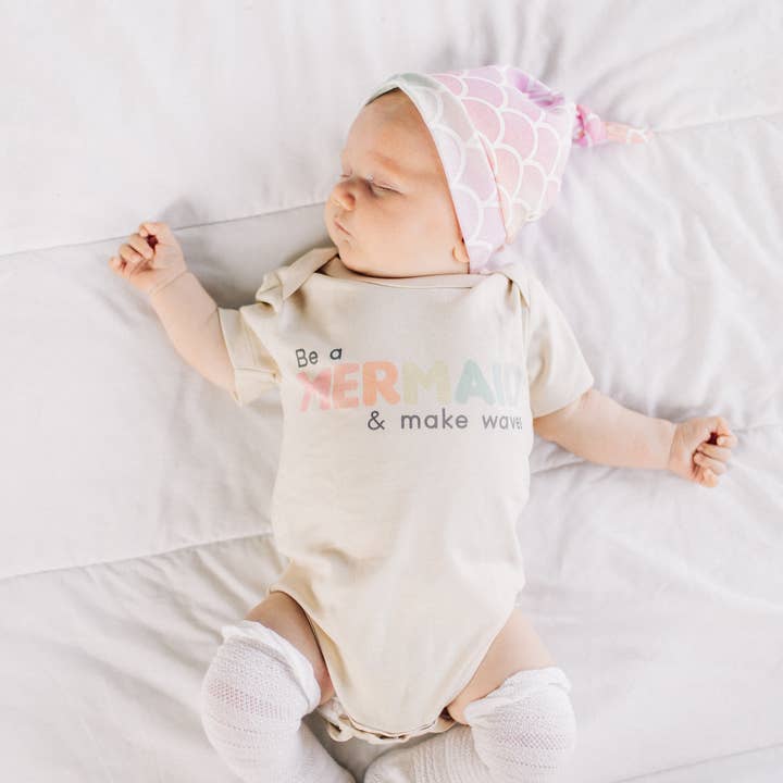 Wees een zeemeermin en maak golven organisch baby onesie & peuter t-shirt voor wholesale door Urban Baby Co.