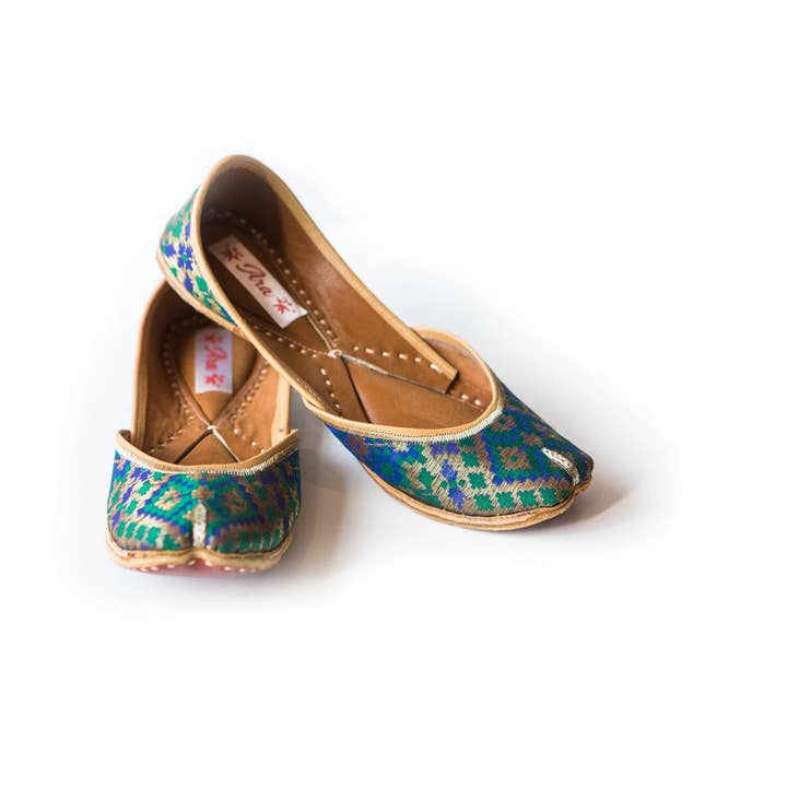 Turquoise for wholesale by Ara Colors