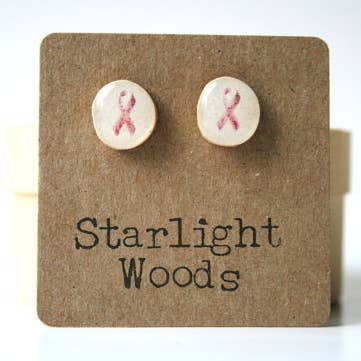 Boucles d'oreilles à tige de sensibilisation au cancer du sein pour la vente par Starlight Woods