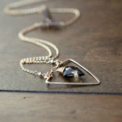 Saressa Designs – Großhandel Kette mit Anhänger/Charm – Spearhead-Halskette0