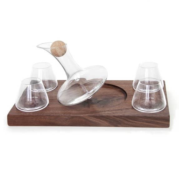 Verres à whisky 5oz avec carafe 357 ml Plateau fini noyer pour la vente par Swoon Living