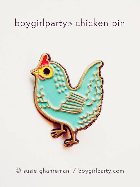 Broche broche en émail poulet — Cadeau unique pour un ami anniversaire pour la vente par Boygirlparty