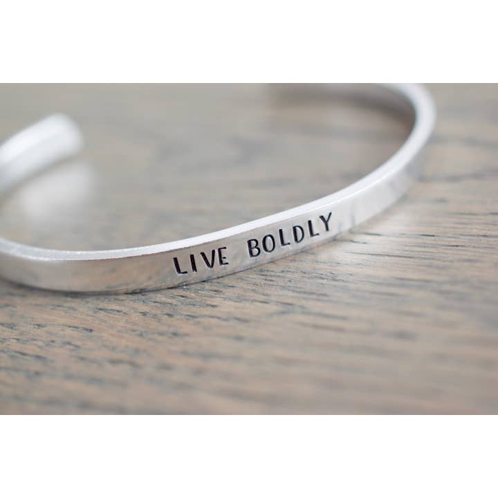 Live Boldly Armband für den Großhandel von Tesoro Jewelry