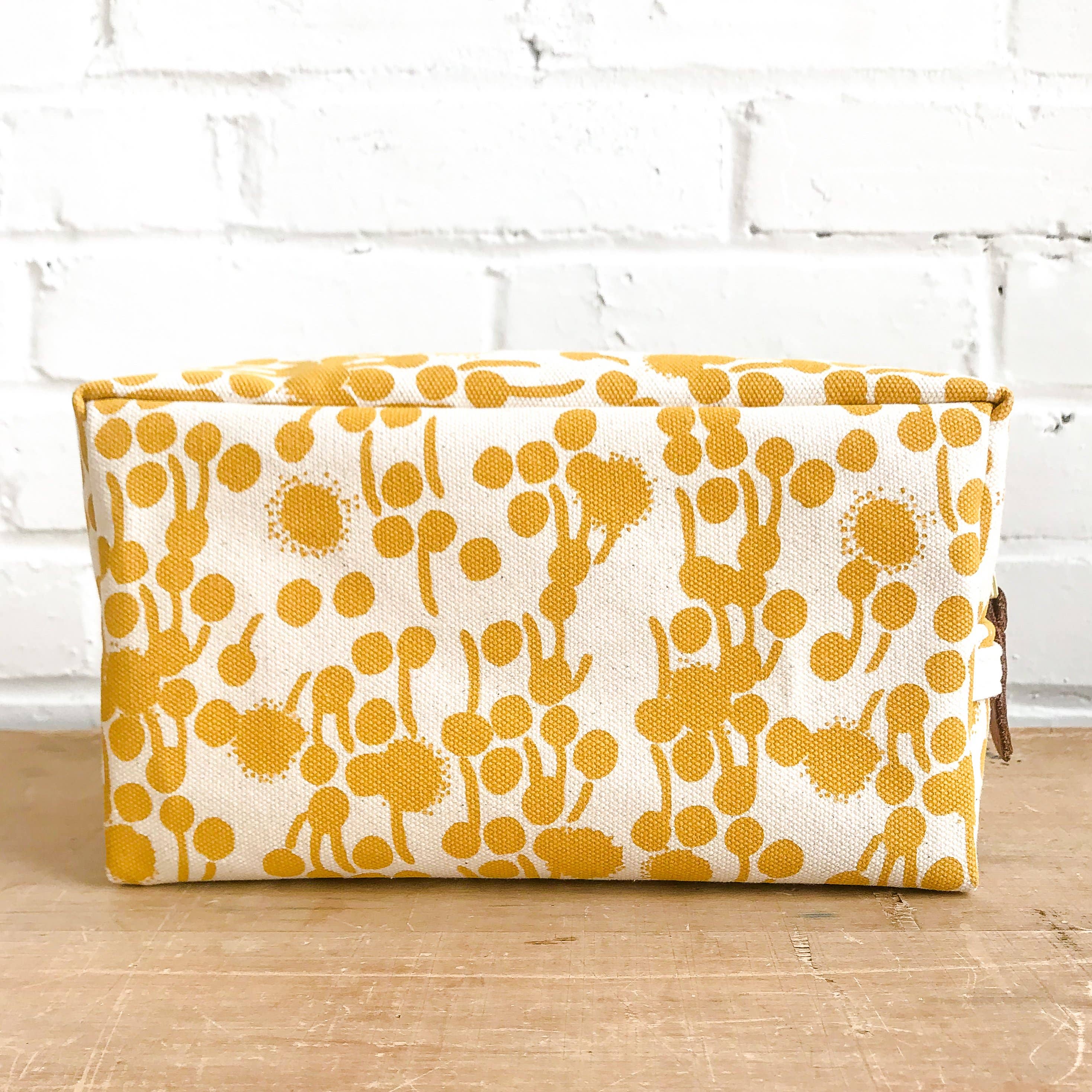 Erin Flett – Engroshandel Toilettaske - Dame – Toilettaske Gold Berries med stor inderlomme2