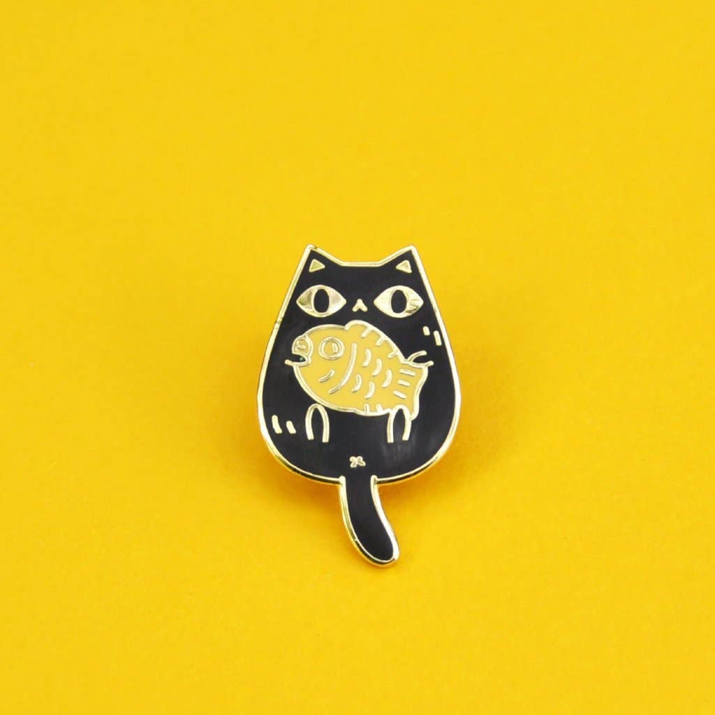 Noristudio - Wholesale Lapel Pin/Button - Black - 18K Gold Plated Taiyaki Cat Enamel Pin3