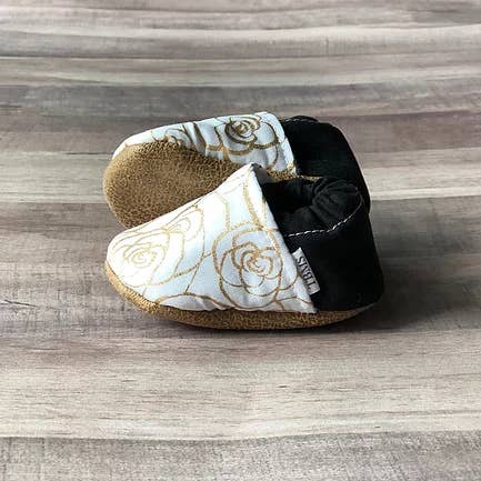 Trendy Baby Mocc Shop - Wholesale Moccasins - Kids - White And Gold Rose Moccasins
