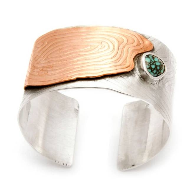 Kleines bewegtes Wasser mit Stein für den Großhandel von Tamara Kelly Designs