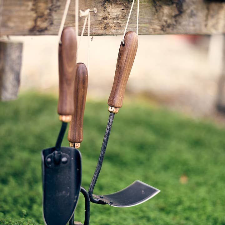 Barebones - Wholesale Garden Tool - Walnut Square Hoe