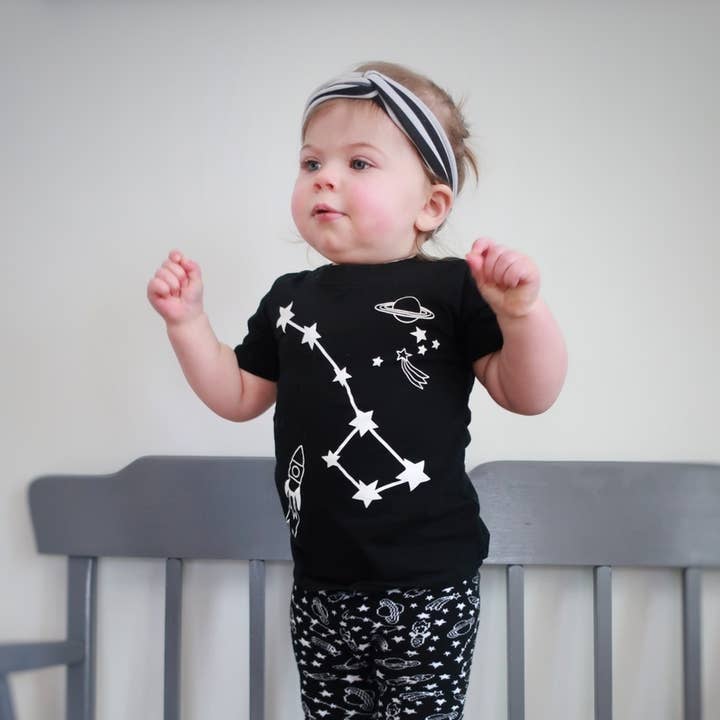 Chemise Constellations pour tout-petits et enfants pour la vente par Doodle Pants